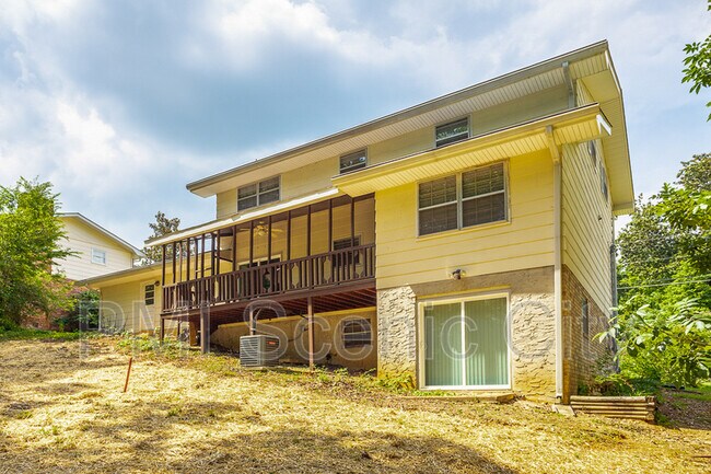 Building Photo - 508 Briar Park Ln