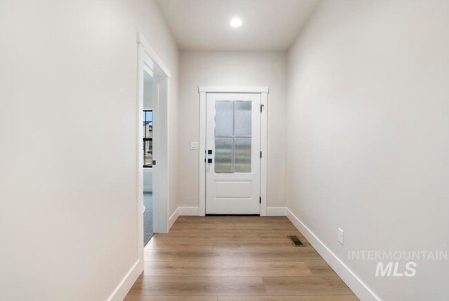 Building Photo - 547 Cyn Fls Dr