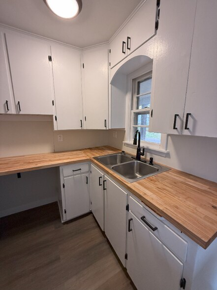 Building Photo - 219 N 14th St