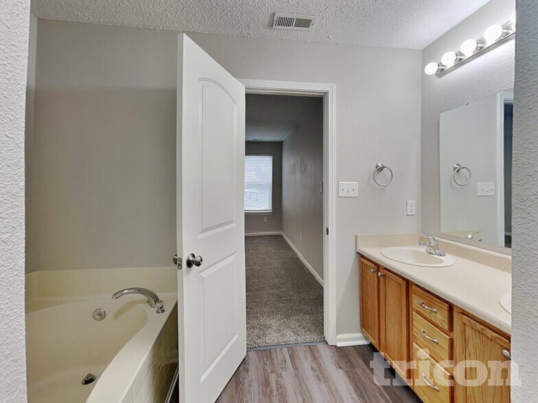 Building Photo - 10510 Candy Apple Ln