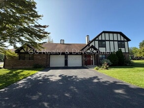 Building Photo - 320 Deer Glen Way