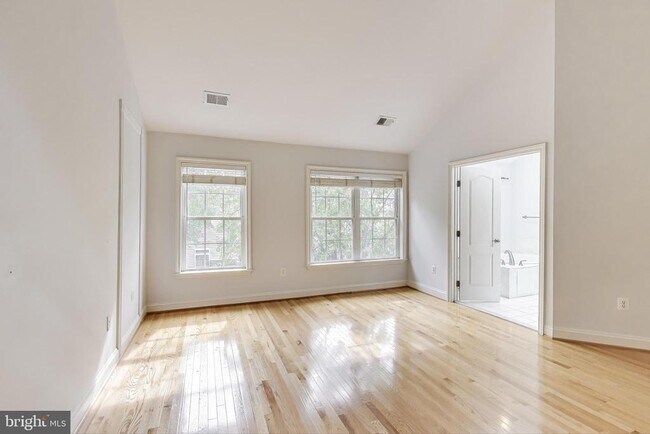 Building Photo - 6402 Spring View Pl