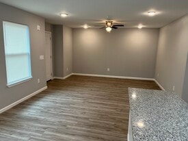 Building Photo - Pinehurst Villas Apartments