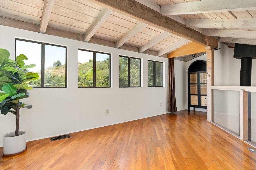 Building Photo - 20932 Canyon Trl