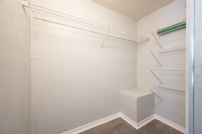 Building Photo - 3860 SW 20th Ave