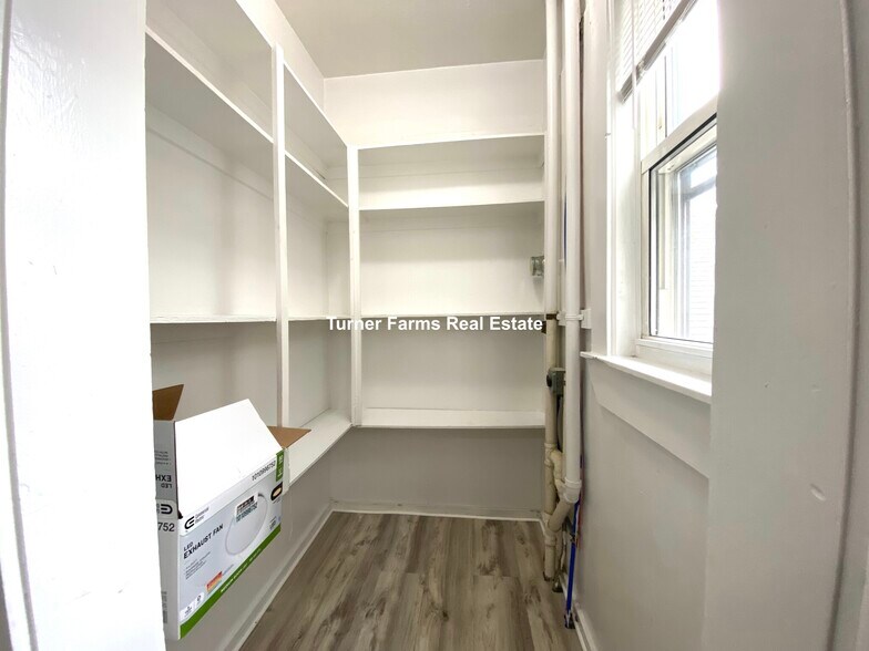 Building Photo - 6 Bowdoin St