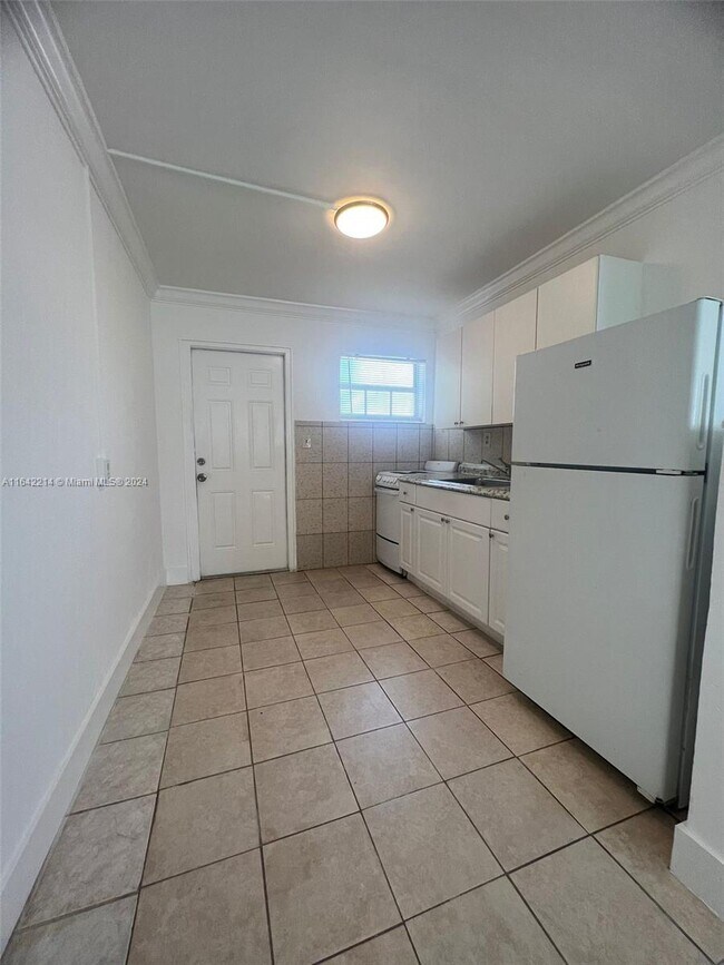 Building Photo - 6150 Cleveland St