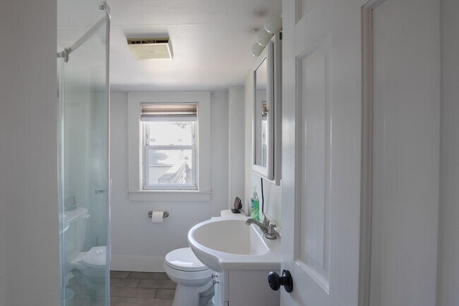 Building Photo - 299 South Rd