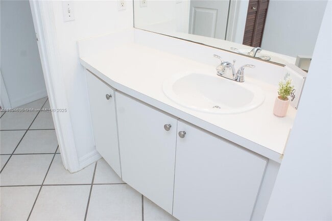 Building Photo - 3500 Coral Wy