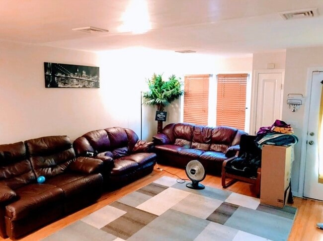 Building Photo - 6 Harleston St