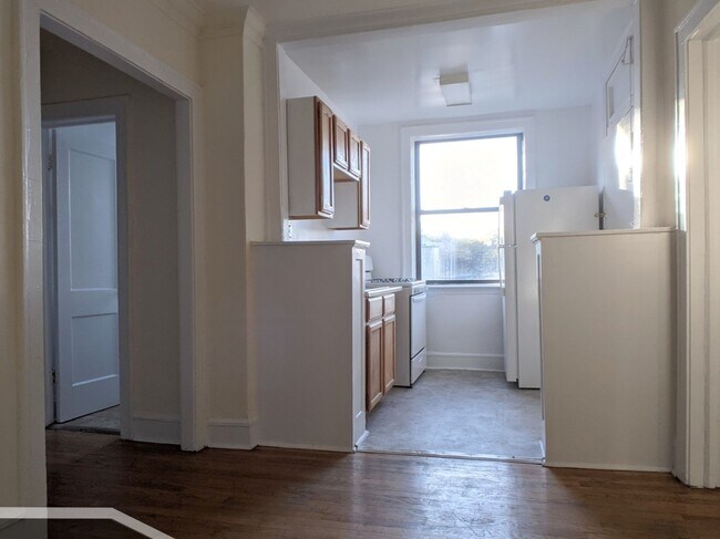 Building Photo - 2334 N Spaulding Ave
