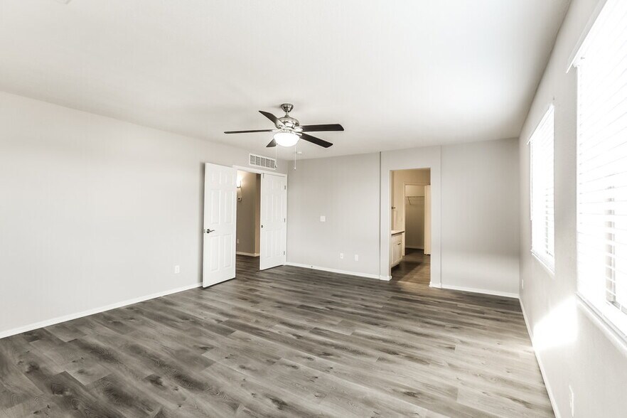 Building Photo - 1720 E Renegade Trail