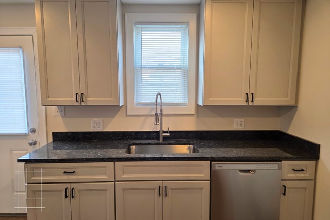 Building Photo - 1257 N 6th St