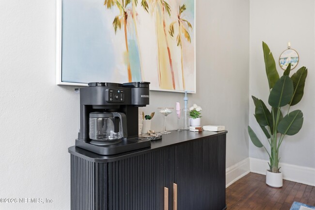 Building Photo - 1786 Challen Ave