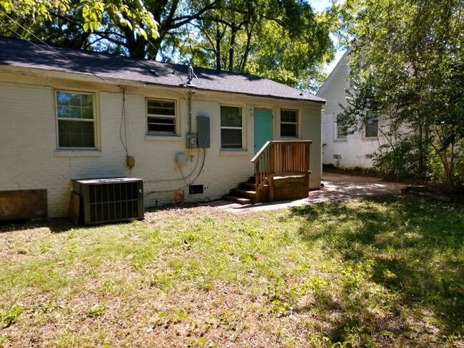 Building Photo - Noda East - 4207 Dinglewood Avenue