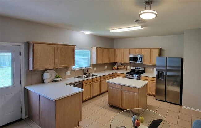 Building Photo - 30111 Luna Lakes Dr