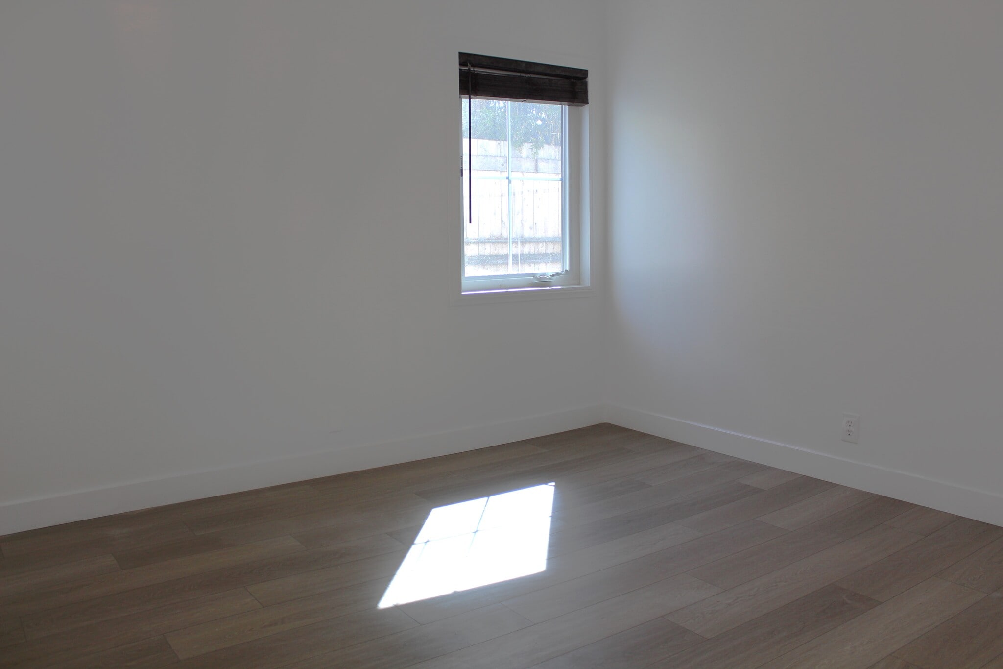 Building Photo - 1037 Pleasantview Ave