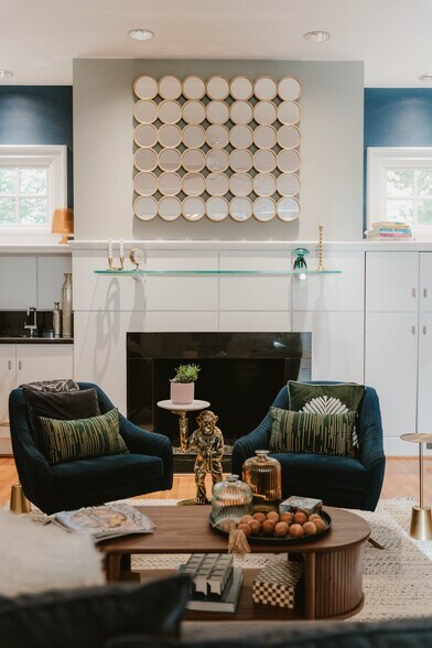 Building Photo - 1124 Dilworth Crescent Row