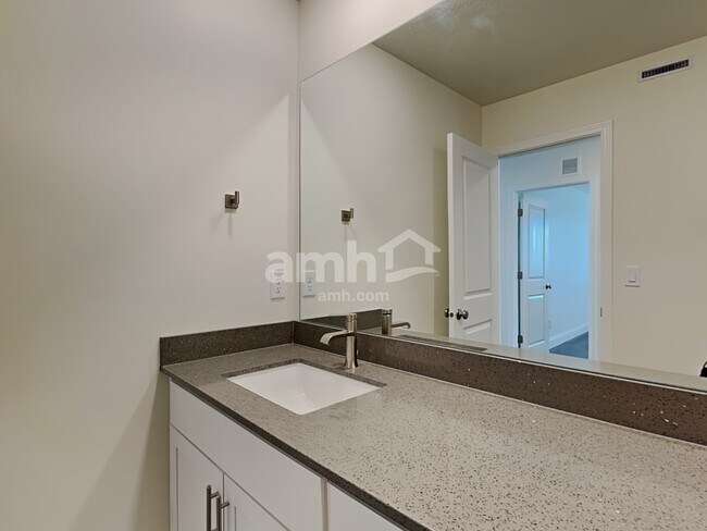 Building Photo - 2636 W 3290 S