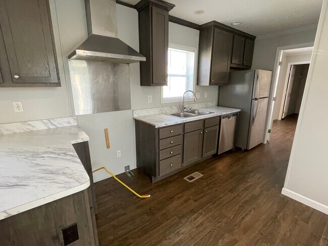 Building Photo - 37 Starling Hill Dr
