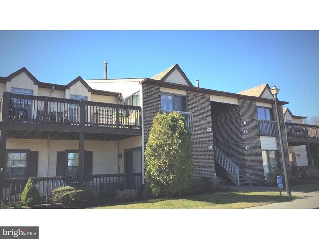 Building Photo - 24 Pickwick Pl