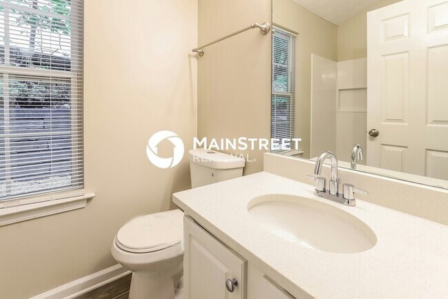 Building Photo - 3 Bedroom Pet-Friendly Home in Gainesville, GA with Main Street Renewal