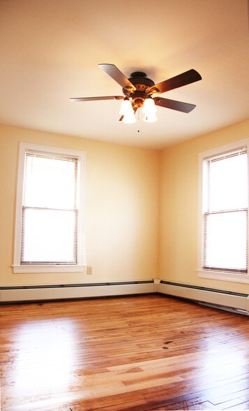 Building Photo - 48 N Champlain St