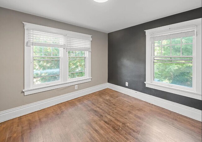 Building Photo - 1412 Cambridge Rd