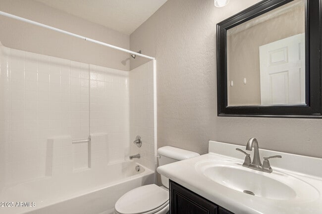 Building Photo - 3545 E Crescent Way