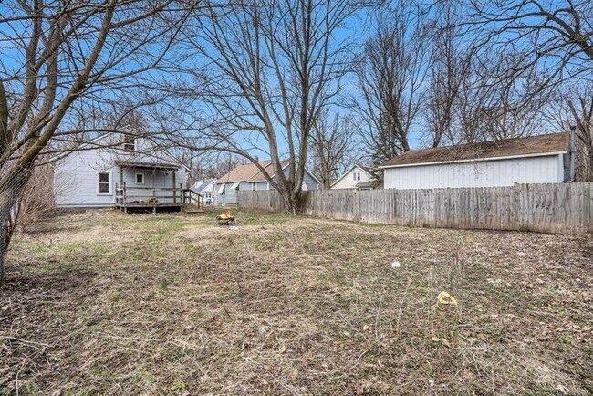 Building Photo - Fantastic, large remodeled 3-bed/1-bath ranch, unfinished basement & partially enclosed yard