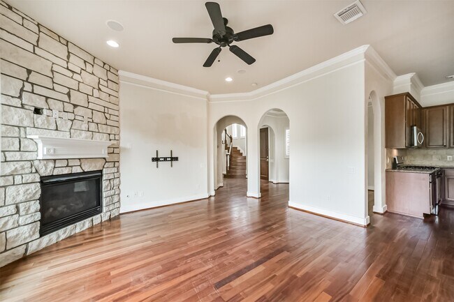 Building Photo - 11025 Robin Hood Ct