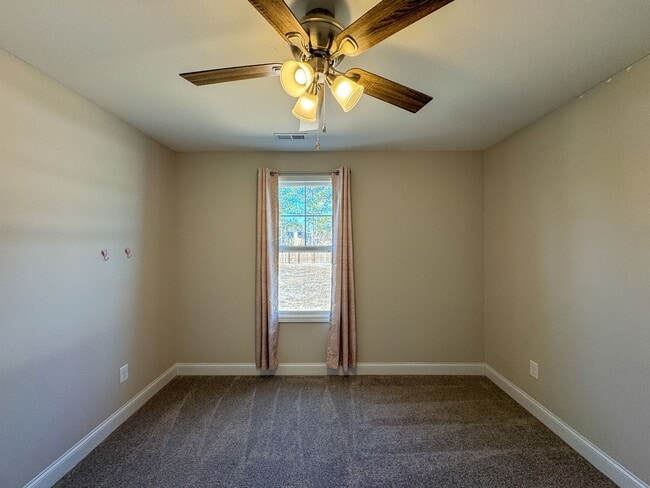 Building Photo - Beautiful 4 Bed 3 Bath Home with Easy Access to I-295