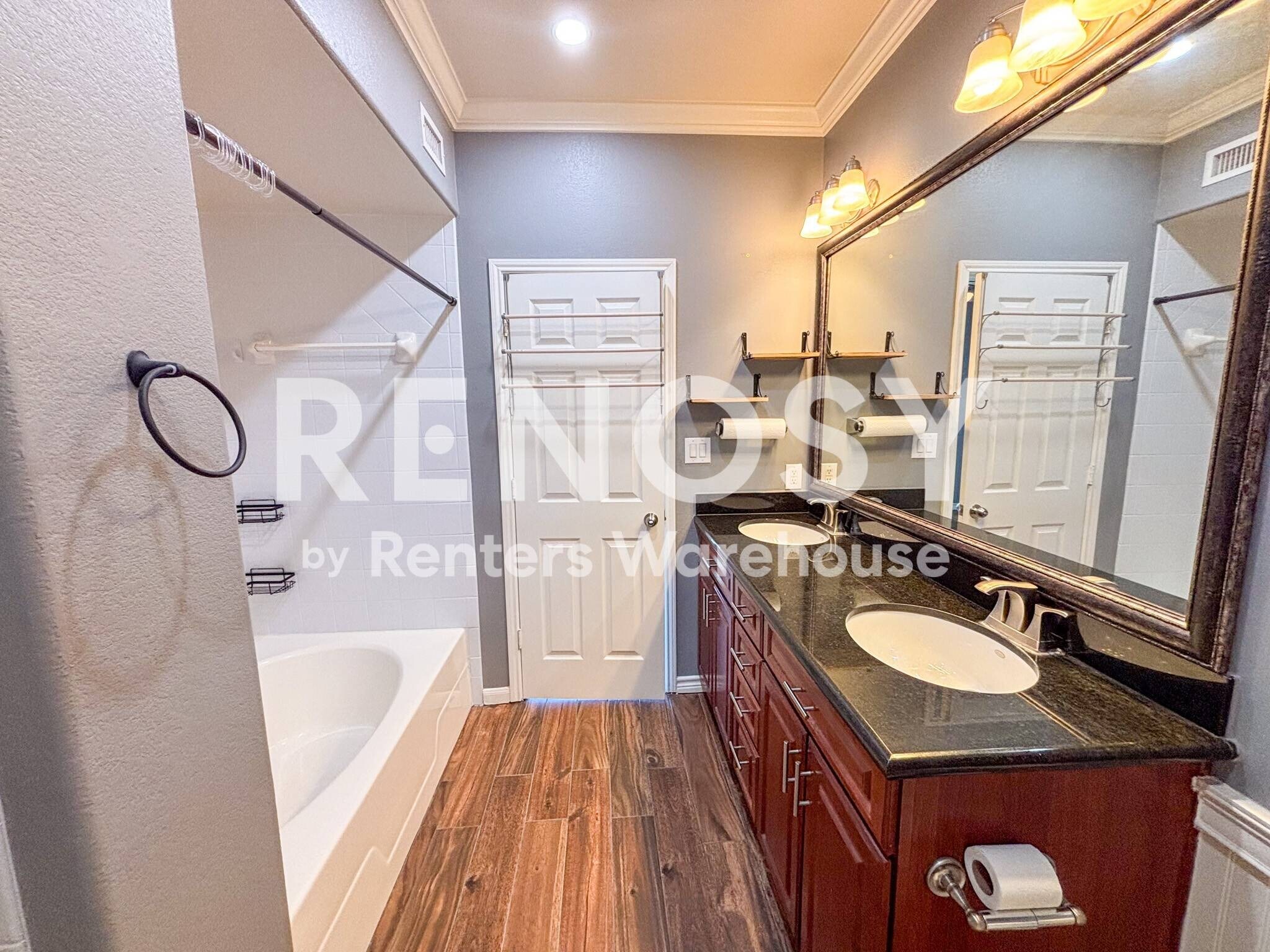 Building Photo - 9200 Westheimer Rd