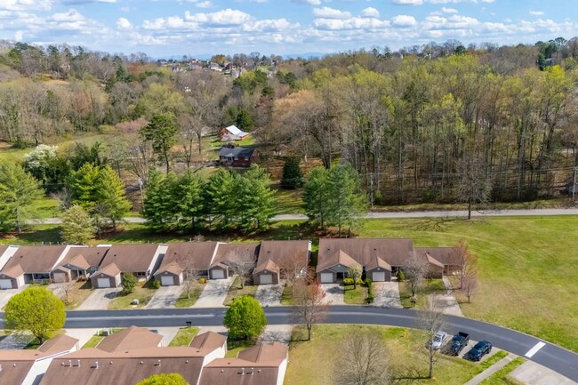 Building Photo - 10008 Greylock Way