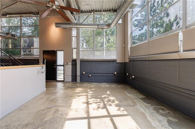 Building Photo - 400 Village Pkwy