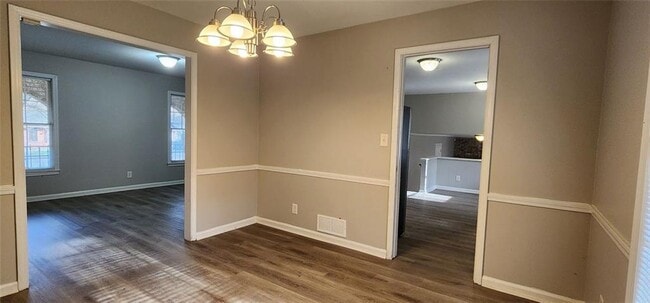 Building Photo - 401 Barbashela Dr