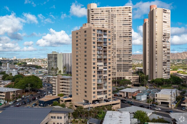 Building Photo - Kapiolani Royale