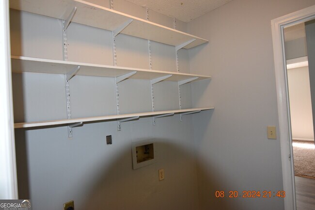Building Photo - 145 Woodhaven Dr