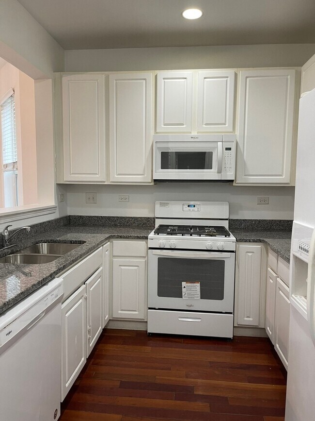 Building Photo - 2600 Providence Ave