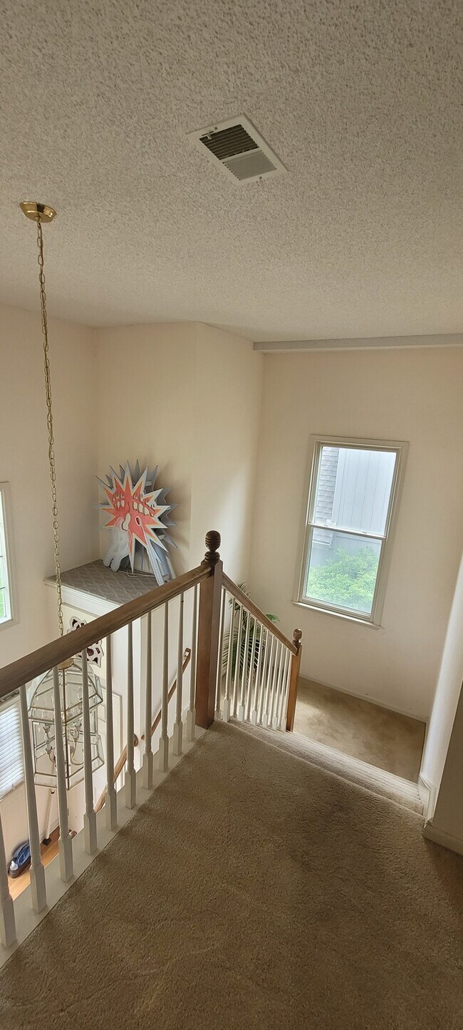 Building Photo - Fruitfully ready for your move in!