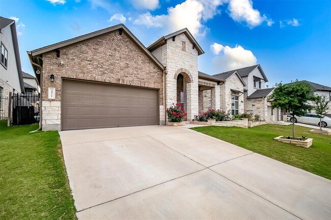 Building Photo - 2921 Zelma Dr