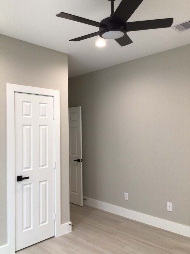 Building Photo - 2109 Marnel Rd