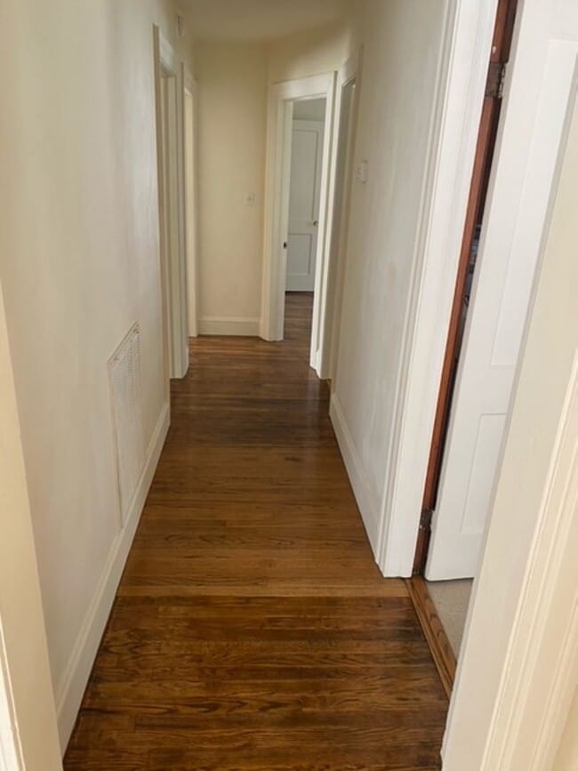 Building Photo - 3 Bedroom Brick Home With Hardwood Floors