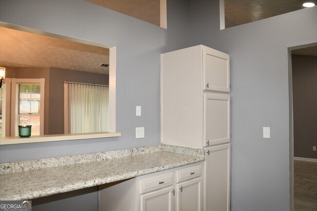 Building Photo - 5932 Homestead Cir