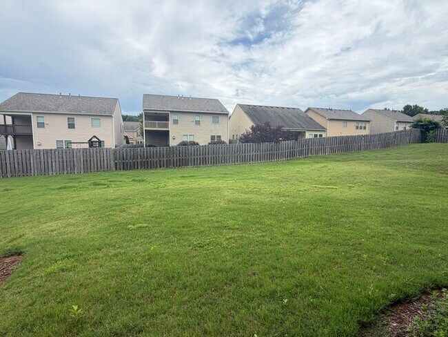 Building Photo - 5230 Brierstone Dr