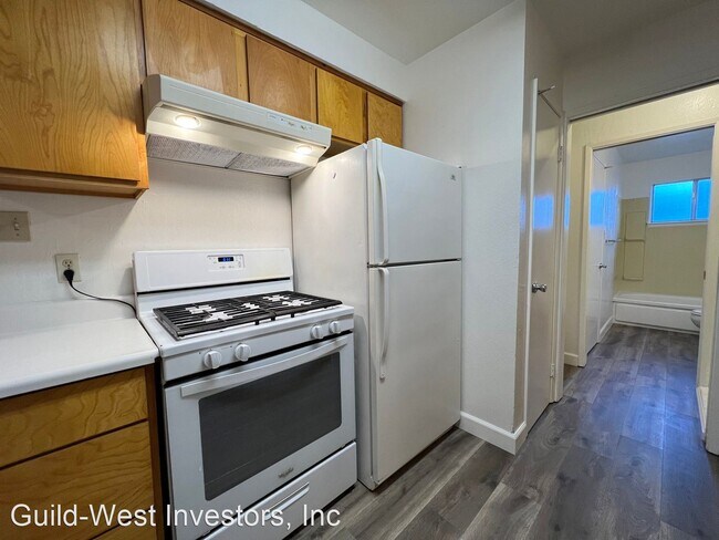 Building Photo - 2 br, 2 bath House - 7965 Leona Way #C