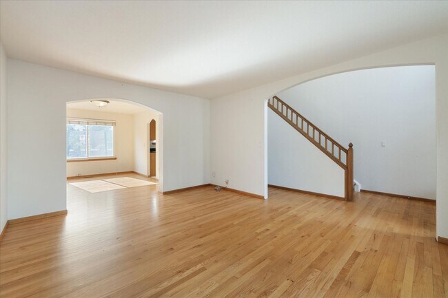 Building Photo - Gorgeous 5 Bedroom, 4 Bath Home on the Edge of Golden & Morrison – Prime Lakewood Location!