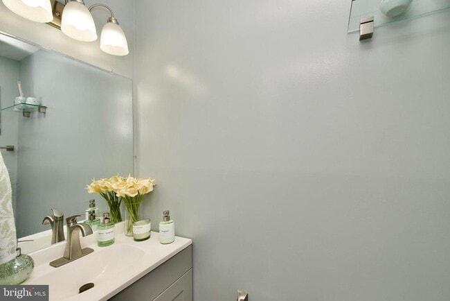 Building Photo - 9885 Burke Pond Ct