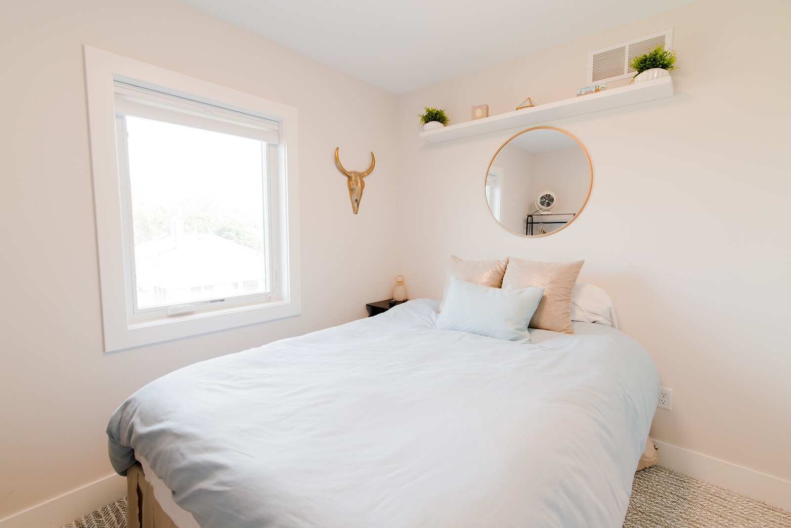 Building Photo - 635 Fairview Ave NE