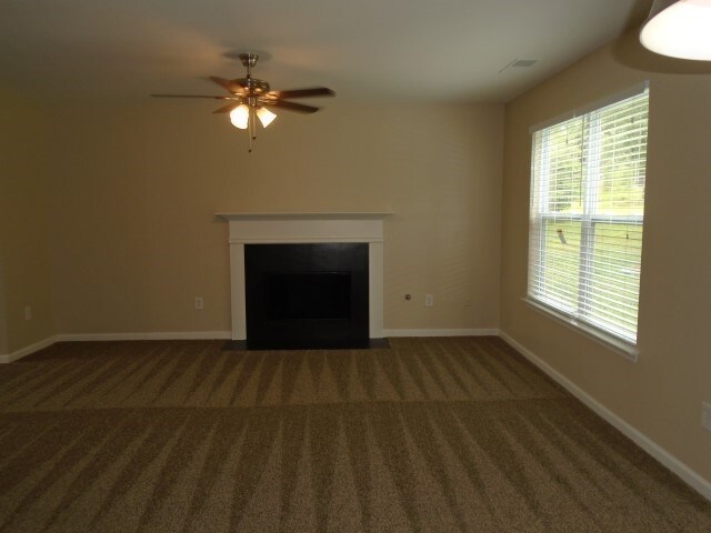 Building Photo - 529 Trotters Ln